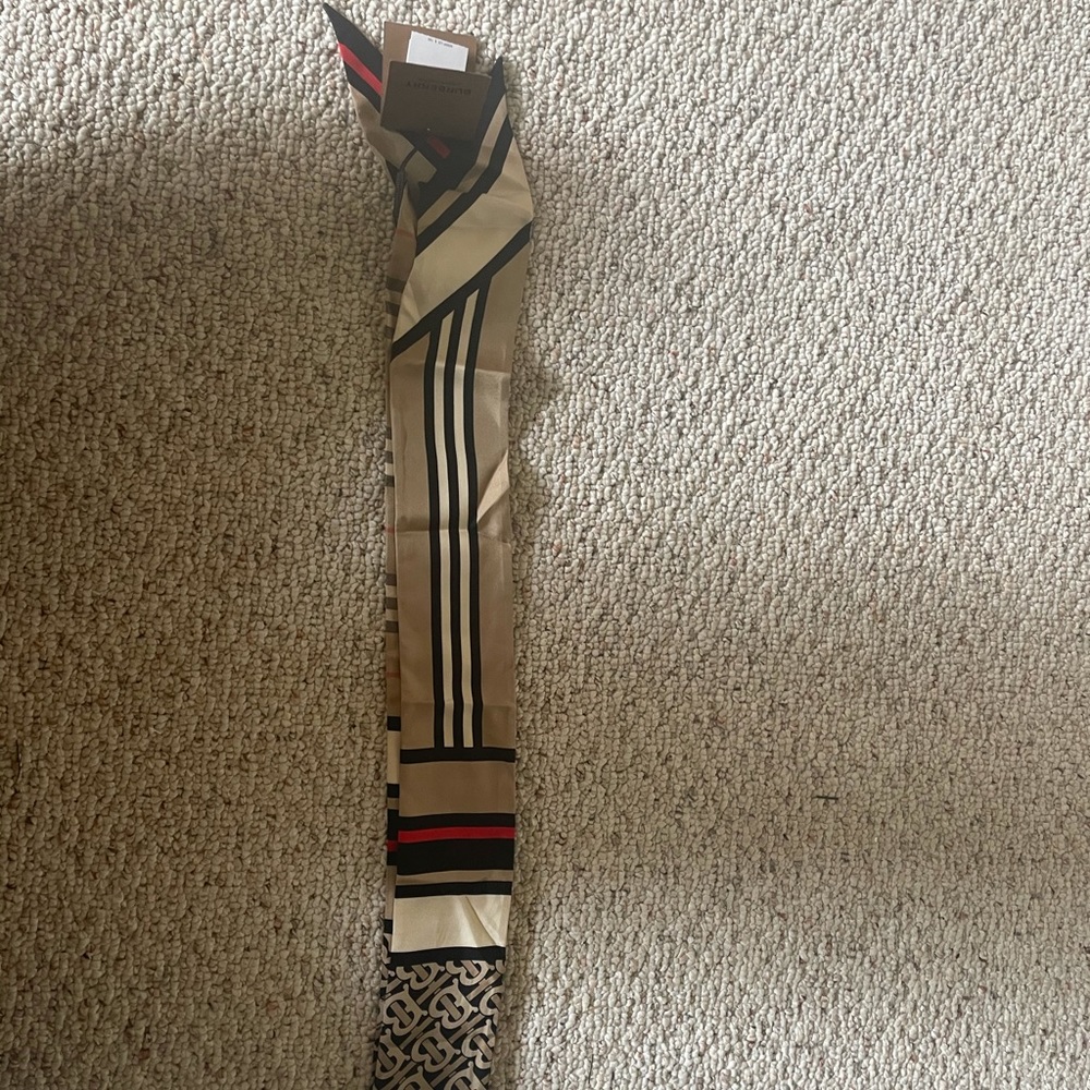 BRAND NEW Burberry Montage Print Skinny Silk Scarf